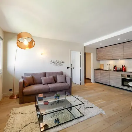 Beautiful 1 Bedroom Near Eiffel Tower アパート