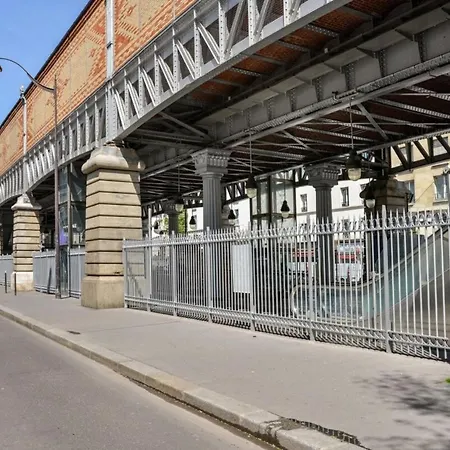 Beautiful 1 Bedroom Near Eiffel Tower * パリ