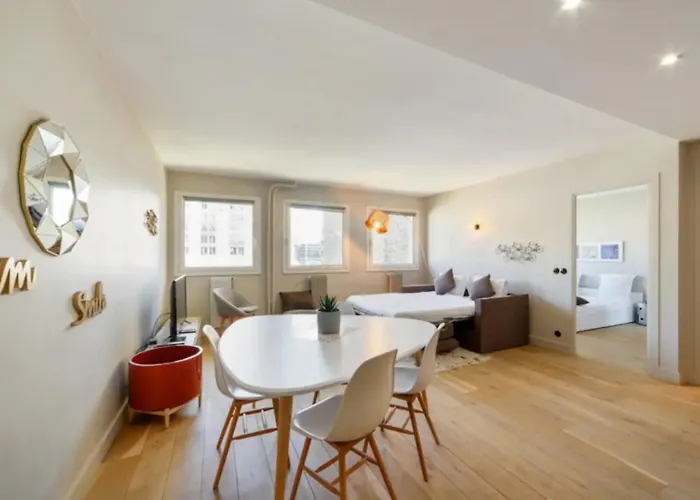 Beautiful 1 Bedroom Near Eiffel Tower Appartamento Parigi
