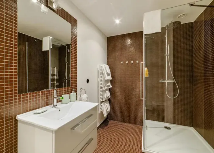 Appartamento Beautiful 1 Bedroom Near Eiffel Tower Parigi