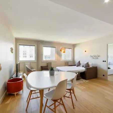 Beautiful 1 Bedroom Near Eiffel Tower Διαμέρισμα Παρίσι