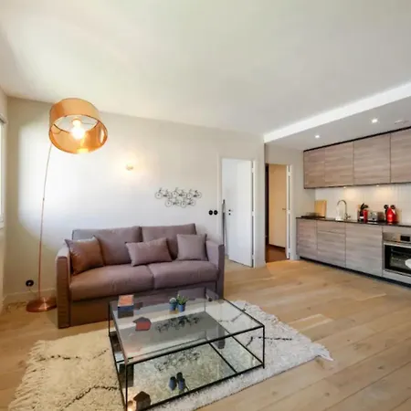 Beautiful 1 Bedroom Near Eiffel Tower *
